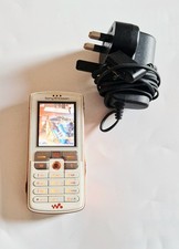 Sony Ericsson W800i 1st Walkman Vintage Phone White (Unlocked) With Chargin Plug