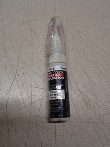 Plasti Kote # 2011A Toyota Super White Touch Up Paint Chip Repair
