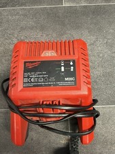 Milwaukee M28 28-Volt Lith-Ion 1-Hour Battery Charger