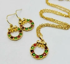 Christmas Necklace Earring Set Red & Green Crystal WREATH Macy's GOLD Tone New