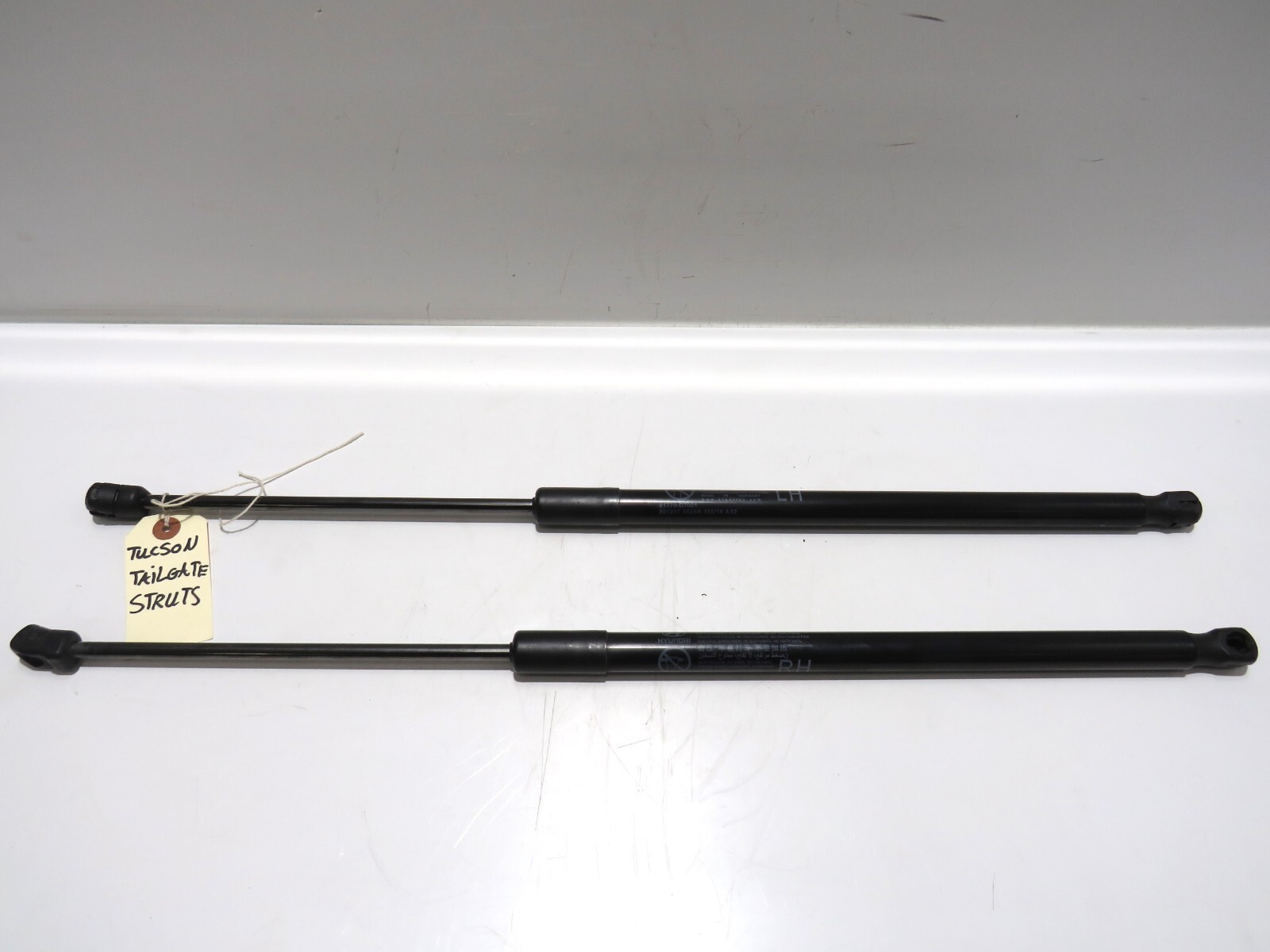Hyundai Tucson 2016 Right Tailgate Trunk Strut Damper 81780D7001 