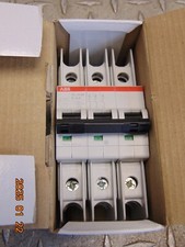 ABB SU 203M- K4 CIRCUIT BREAKER 4A 4 AMP 3-POLE