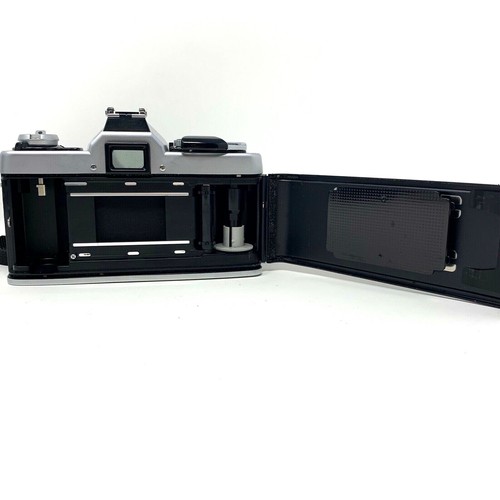 TESTED Minolta XG-1 35MM SLR Camera w/50mm/200mm/Flash/Filters/Manuals EXCELLENT - Picture 7 of 12