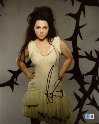 AMY LEE SIGNED AUTOGRAPHED 11x14 PHOTO LEAD SINGER EVANESCENCE