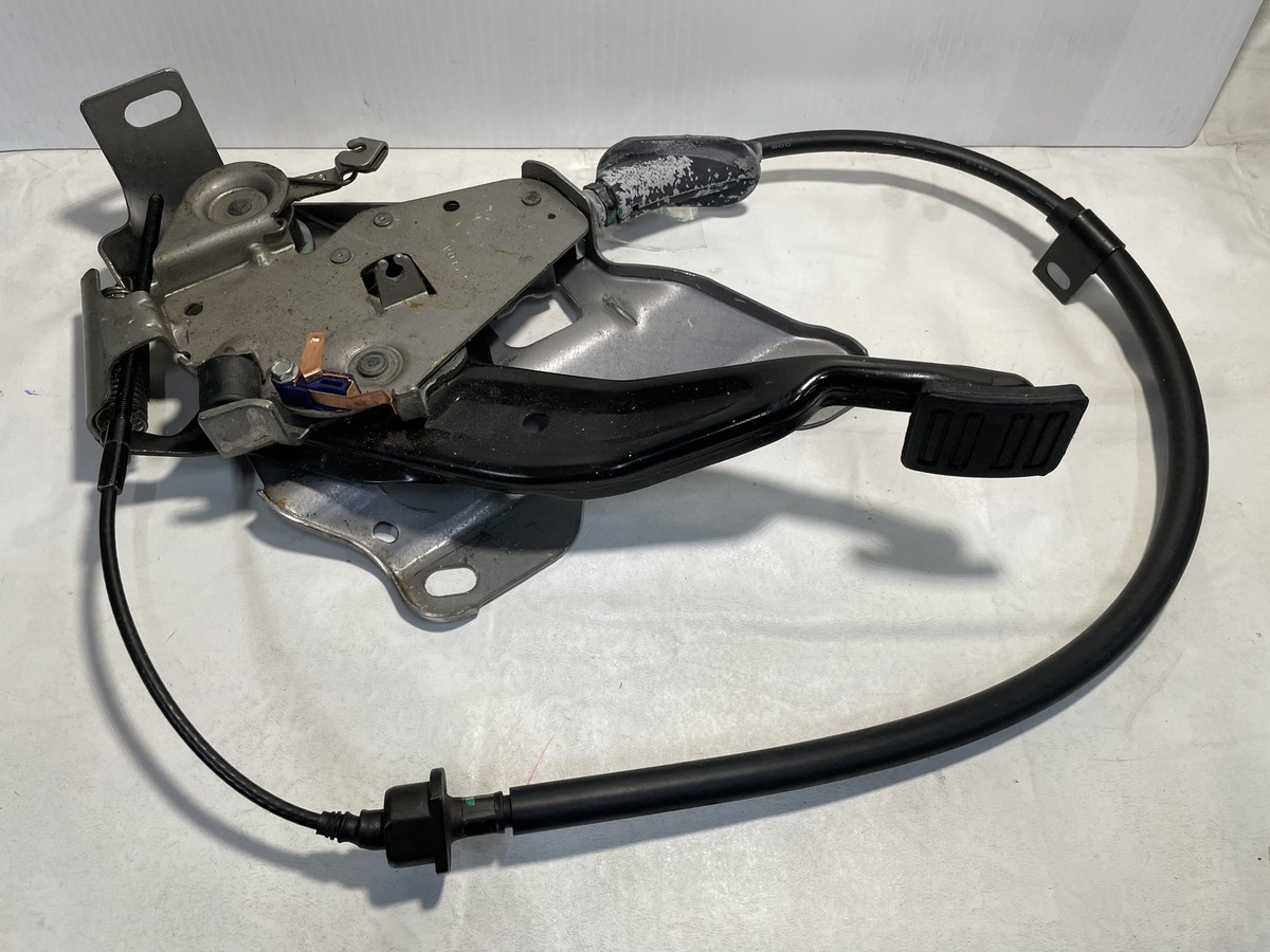 2006-2010 Hummer H3 H3T Parking Brake Pedal Assembly GM | 20832044