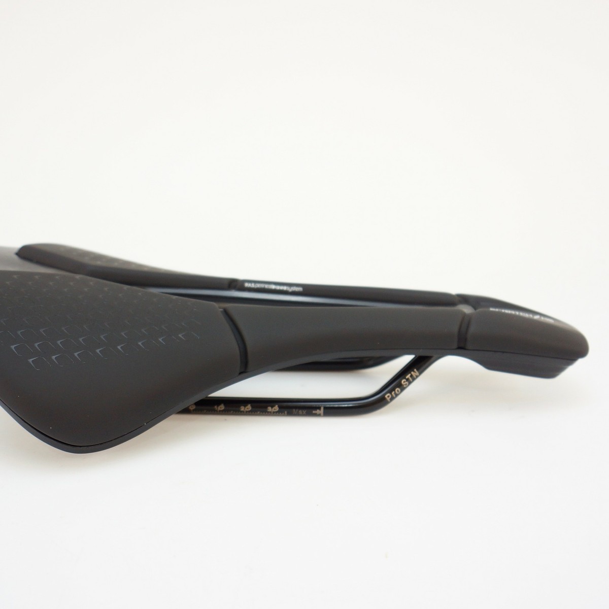 パーツ PROLOGO Scratch M5 PAS Tirox Bike Saddle Amazon.com : Prologo Scratch M5 Space PAS Tirox Saddle