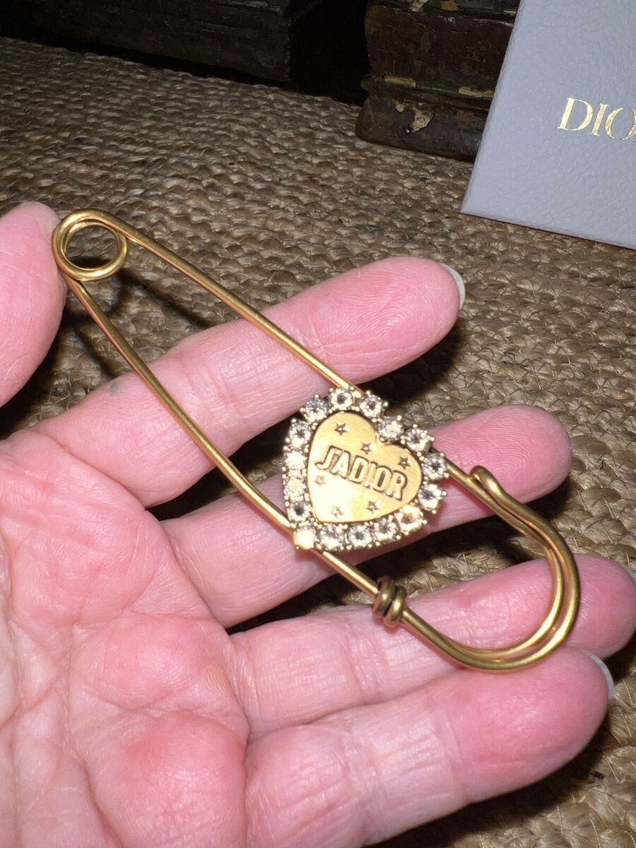 CHRISTIAN DIOR J'ADIOR GOLDTONE HEART RHINESTONE PIN, BERET CHRISTIAN DIOR J'ADIOR GOLDTONE HEART RHINESTONE PIN, BERET