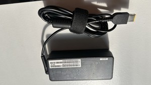 Original Lenovo 65W 20V Laptop Ladegerät Slim Tip (ohne Stromkabel)