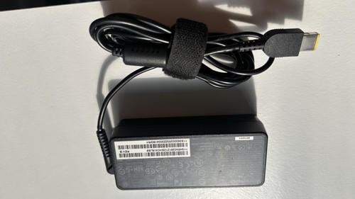 Original Lenovo 65W 20V Laptop Ladegerät Slim Tip (ohne Stromkabel)