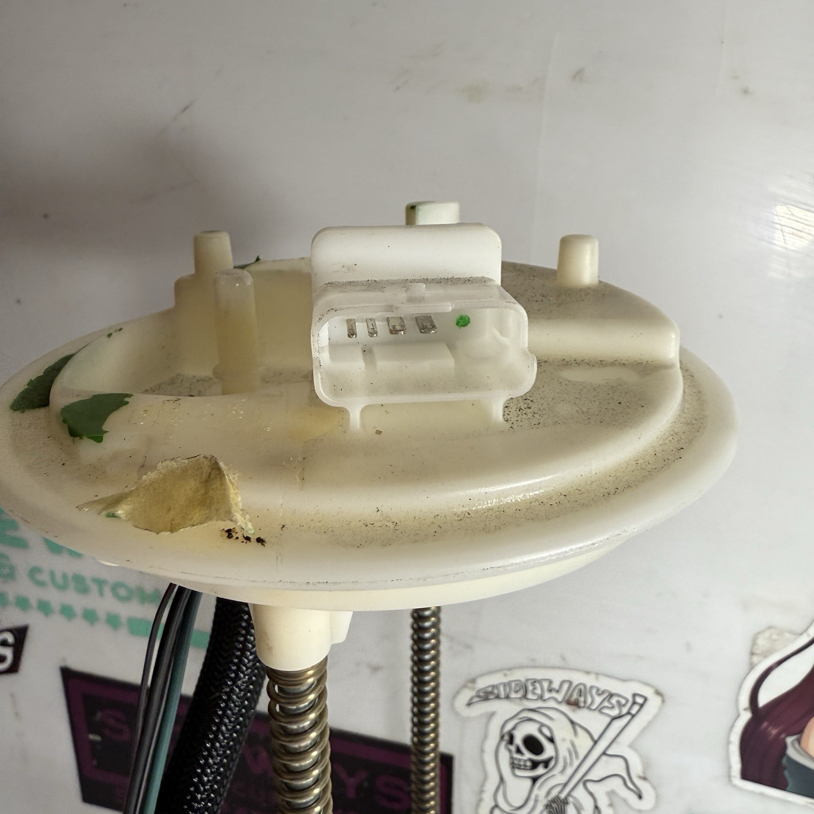 04-08 Maserati Quattroporte Gas Tank Fuel Pump & Level Sending Unit  M139