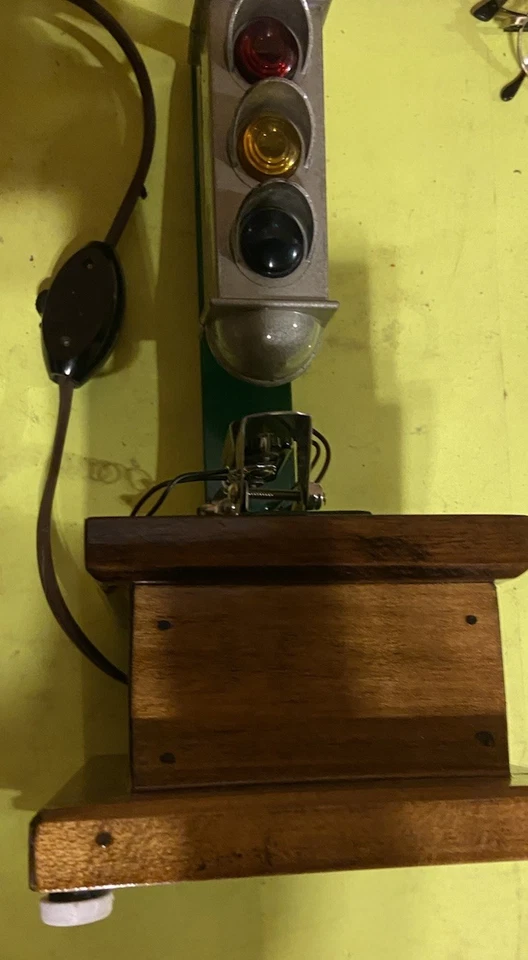 STADCO SALVAVIDAS Ventana Trasera Antiguo LUZ DE PARADA DE TRÁFICO Hot Rat Rod Foto 2 de 2