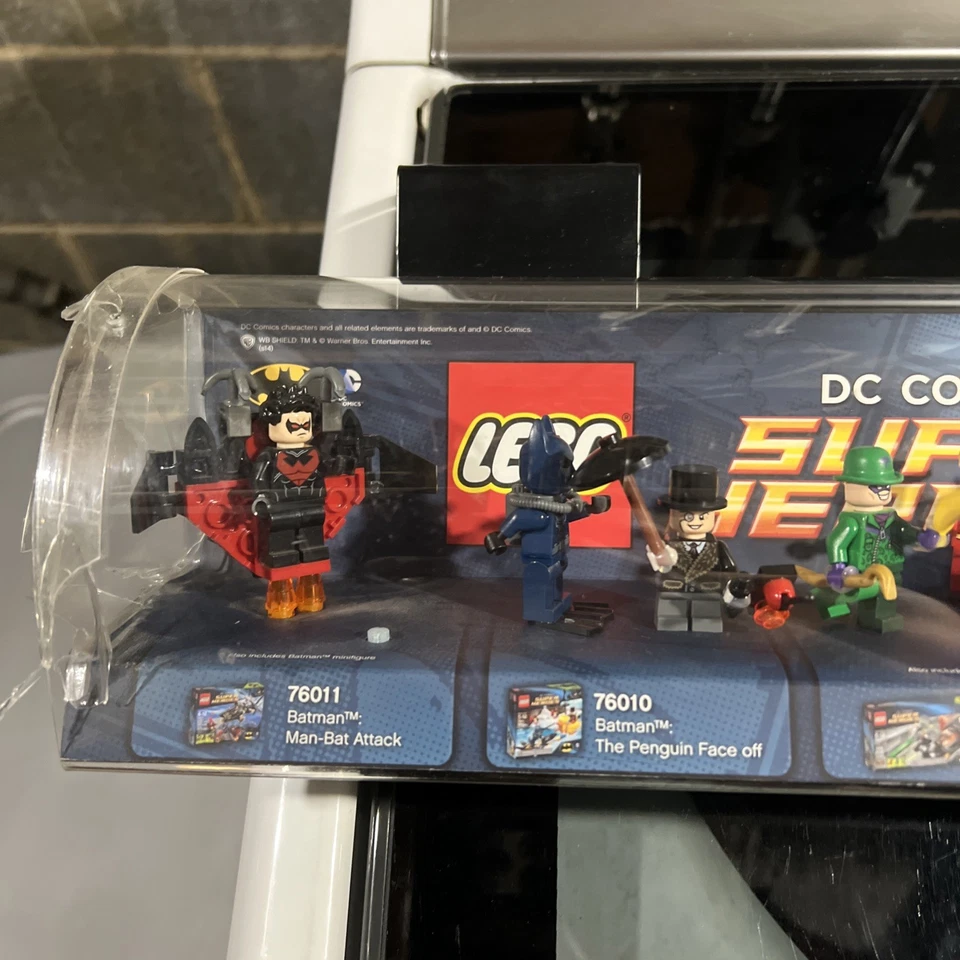 LEGO DC & Marvel Super Heroes Store Display Batman Spider-Man Hulk Joker !! - Image 2 of 4