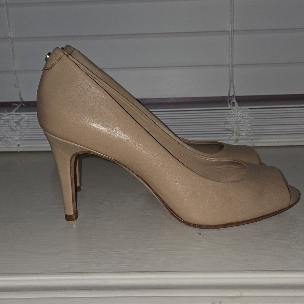 Antonio Melani Tan Women's Size 7M Open Toe Pumps