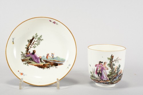 C14T10- Höchst Porzellan Tasse u Untertasse mit Genremalerei 18.Jh