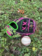 2025 Wilson A2000 1786 11.5  Infield Baseball Glove Party Animals Edition