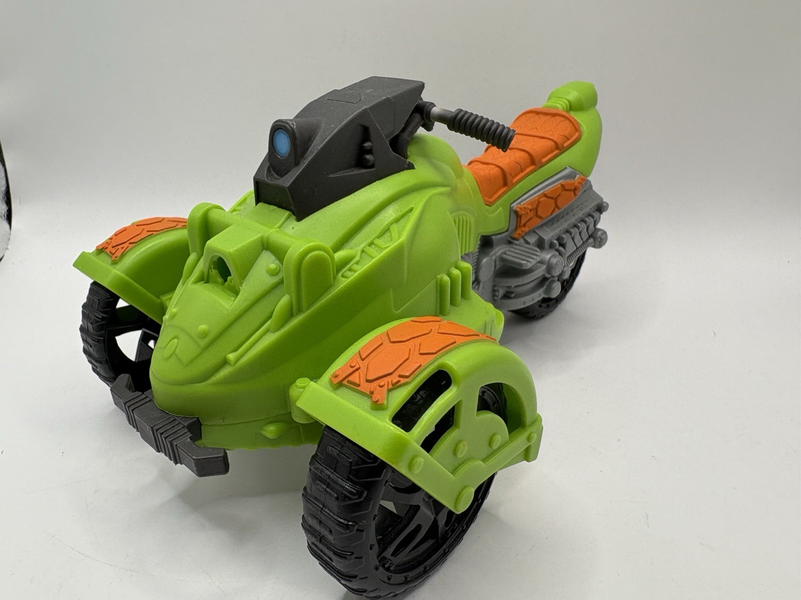 Playmates 2013 Teenage Mutant Ninja Turtles 3 Wheel Ride Bik