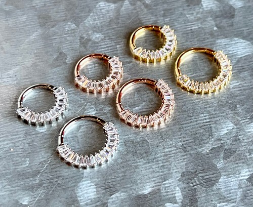 1pc Baguette Gem Fan Hinged Segment Ring 16g Septum Clicker Helix Orbital Daith - Picture 2 of 6