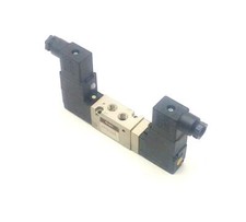 New SMC NVFS1220 Solenoid Valve W/Electric Plugs 1/8 NPT 21-26 VDC