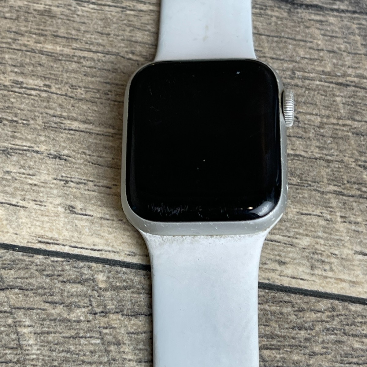 Apple Watch Series 5 Smartwatch White Strap GPS 40mm Touchscreen