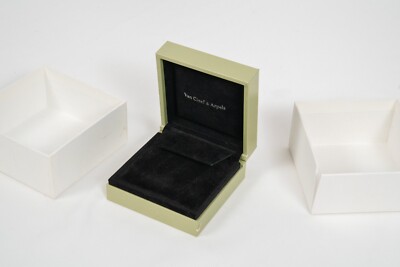 Van cleef & Arpels genuine Medium Earring case