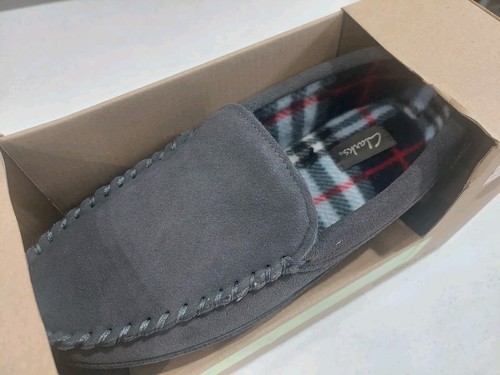 NUOVE pantofole Clarks da interno/esterno in vera pelle scamosciata foderate a quadri da uomo taglia 8 - Foto 2 di 7