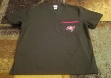 NFL BUCCANEERS BLACK SCRUB TOP SIZE SMALL
