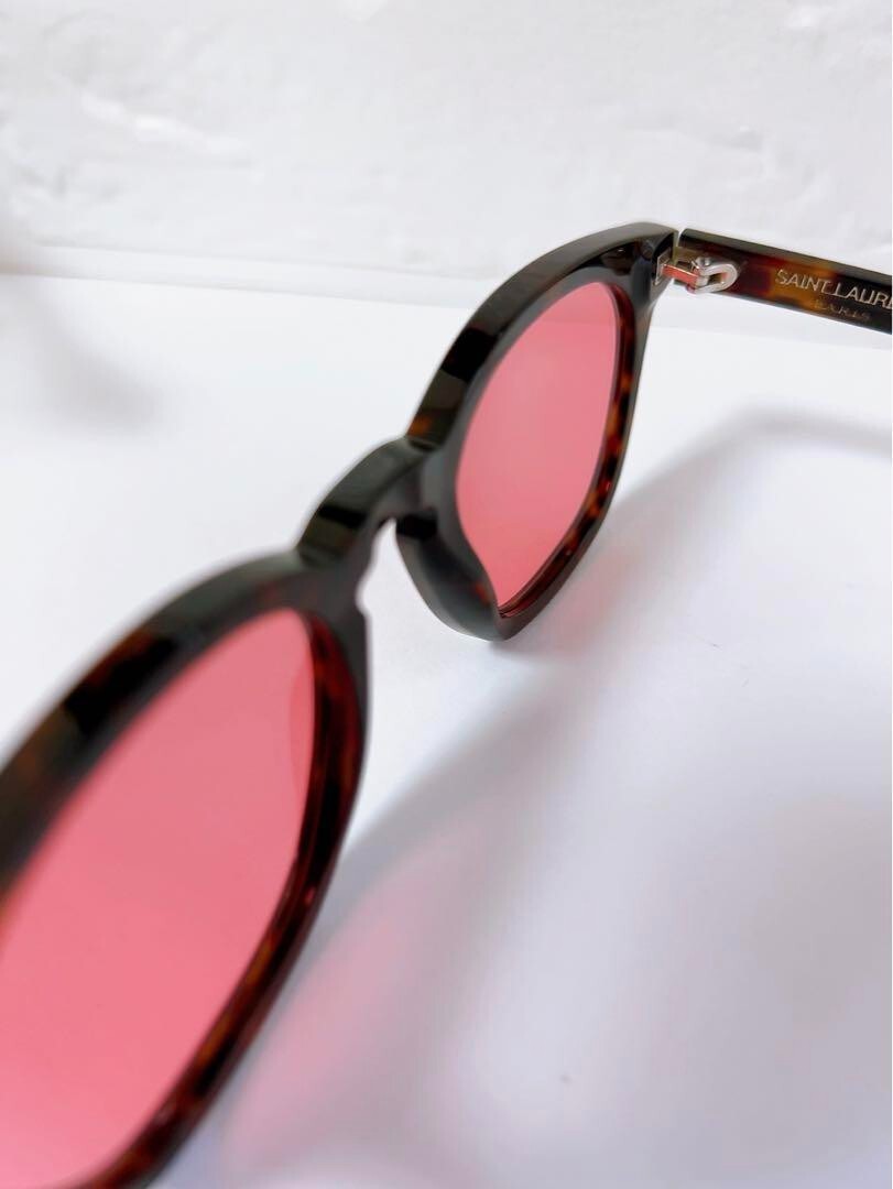 Occhiali da sole donna autentici Yves Saint Laurent con lenti rosa vivaci