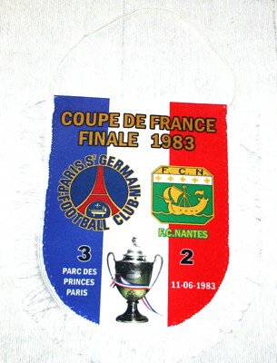 Fanion Pennant Paris Saint-Germain / FC Nantes - Finale Coupe De France 1983 - Vintage