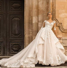 Elegant A-Line Half Sleeves Wedding Dresses Lace Appliques V-Neck Bridal Gowns