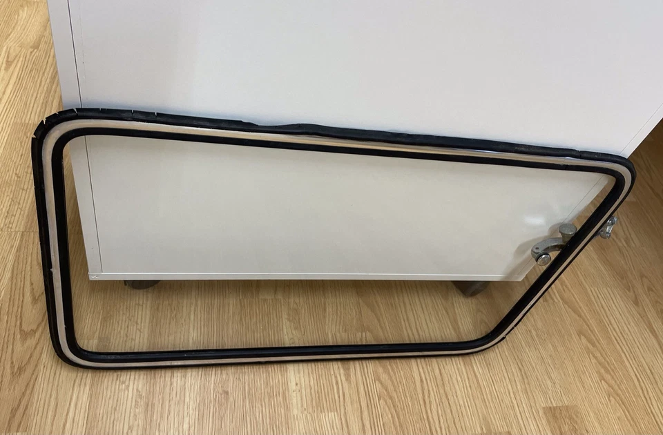 Vintage VW Volkswagen Type 3 Squareback Rear Window 1960's-70's SEKURIT-1 Rare - Image 2 of 4