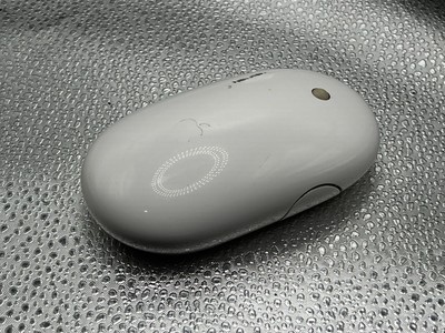 Apple A1197 Wireless Bluetooth Mighty Mouse