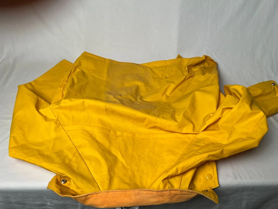 传统黄色雨衣 - 重型 — 第 2/4 张图片