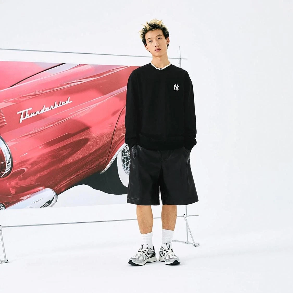 Solid Color Large Logo Printed Long Sleeve Sweatshirt Unisex Black