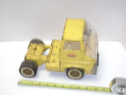 Vintage Pressed Metal Mound Minn. Tonka Gas Turbine Semi Truck Cab/Tractor 1970s