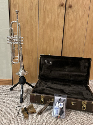 Bach Stradivarius 1983 Model 37 Trumpet ML299873 w/case, stand, cleaning kit