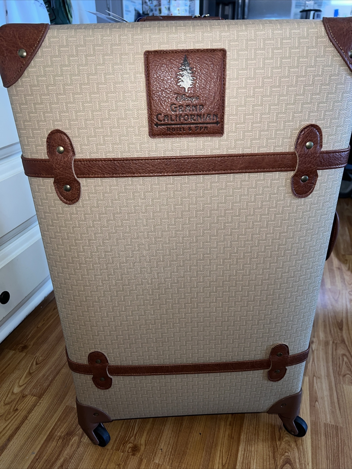DISNEY GRAND CALIFORNIAN HOTEL & SPA LUGGAGE Grelly USA