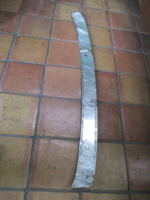 Rolls Royce Silver Spur & Bentley Turbo front bumper chrome finisher UR27098 NOS