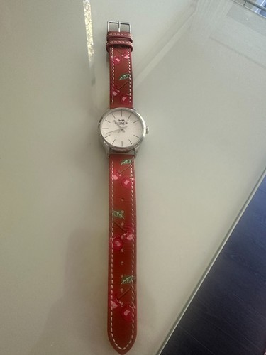 Pre-owner coach leather watch