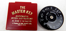 5R The Master Key Chromatic Pitch Instrument A-440 13 Keys w/ Case
