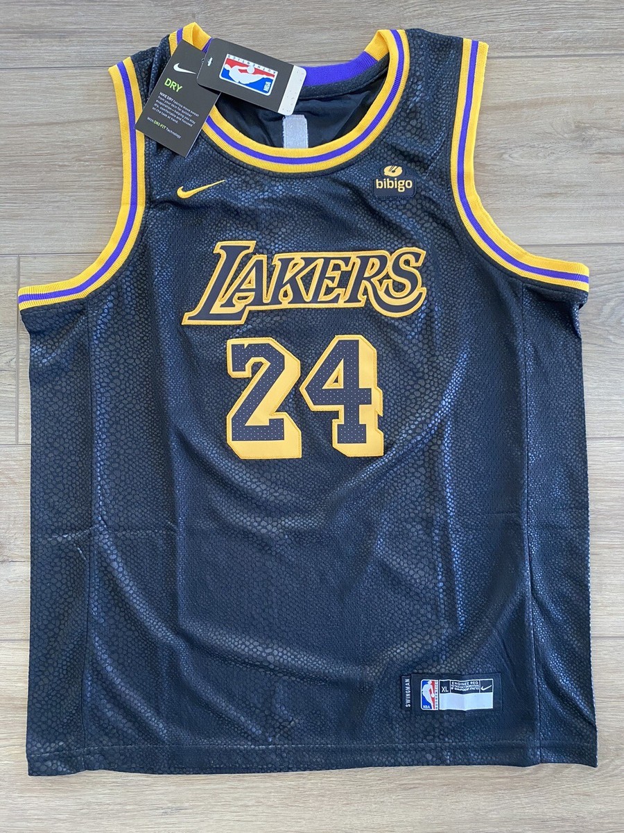 Nike Lakers Kobe Bryant ジャージ XL　ユースサイズ Nike LA Lakers Kobe Bryant 8 Jersey Youth XL White L Womens
