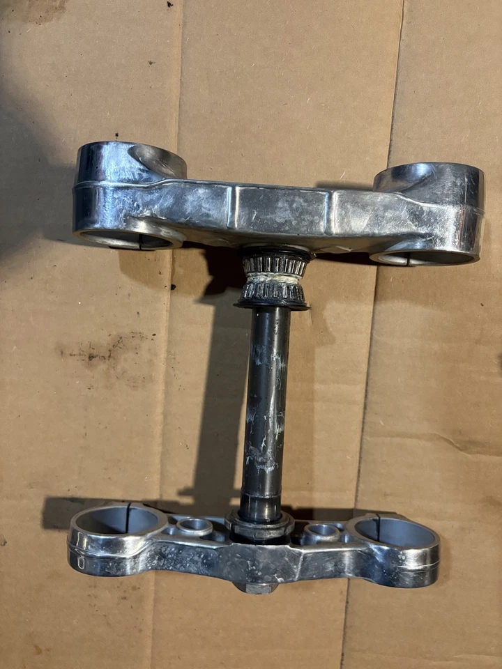 2010 Husqvarna SMr510 SM TXC 510 triple trees/clamps  - Image 2 of 4