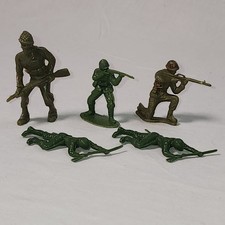 Vintage Green Plastic Army Military Soldiers Figures Hong Kong Lot of 5 Combat
