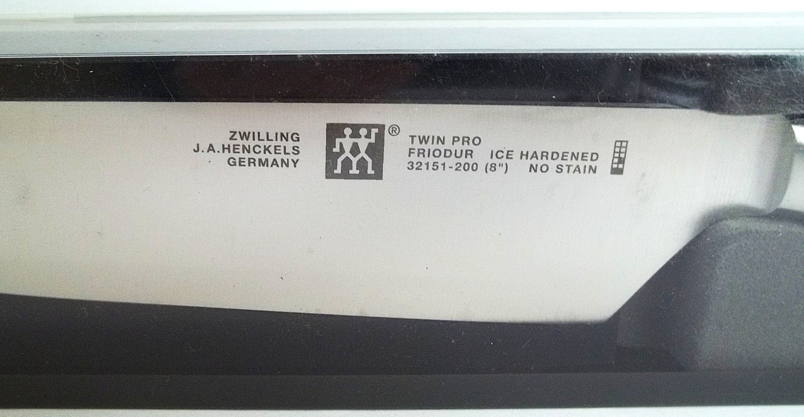 Zwilling J.A. Henckels TWIN PRO 8" Chef's Knife (32151-200), NEW in box.