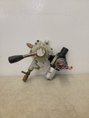 INGERSOLL RAND M512LR ARO MANUAL AIR CONTROL VALVE W/ ARO P39124-120