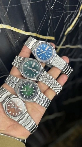 Lot of 4 Vintage Seiko 5 Mens Automatic Watch 7009 Day/Date