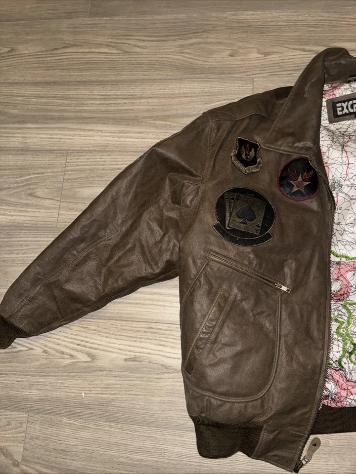Chaqueta de bombardero vintage 100 % cuero con parches militares de Europa piloto de combate Foto 3 de 4
