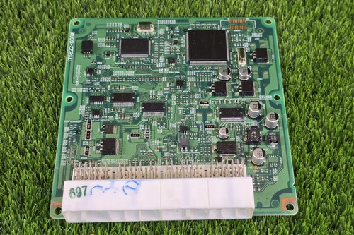 Toyota Hiace 89661-26B30 Engine computer unit 8966126b30 oem jdm used - Picture 8 of 12