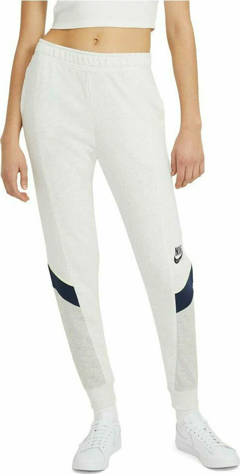 Nike sportswear store heritage jogger