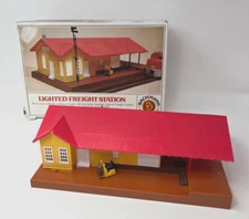 Bachmann Lighted Freight Station #46216 HO SCALE NEW w/Original Box *READ*