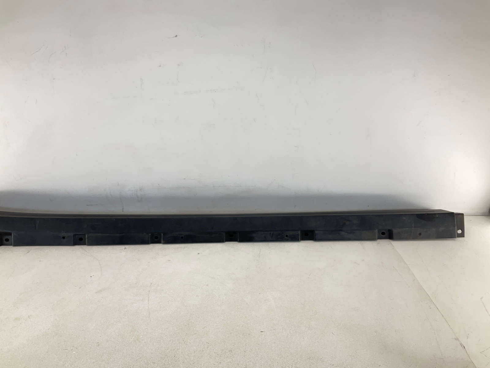 17-20 MASERATI Levante Right Passenger Side Rocker Panel Skirt Molding OEM CM